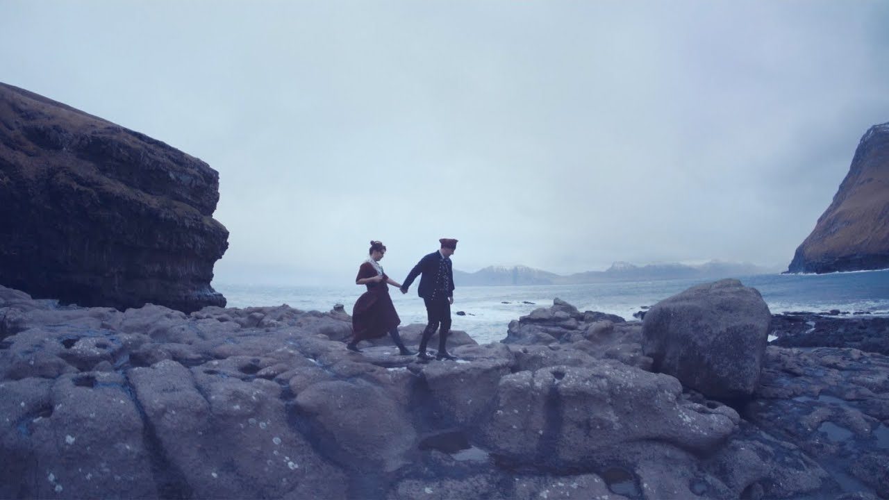 Kiasmos – Blurred (Bonobo Remix)