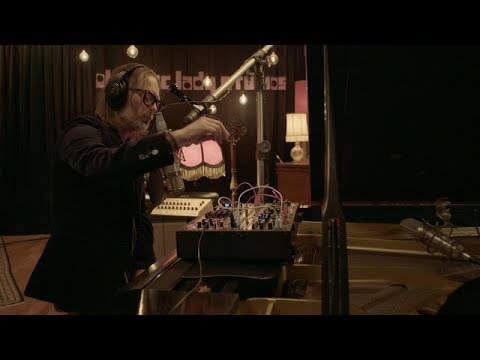 Thom Yorke – Bloom (Live from Electric Lady Studios)