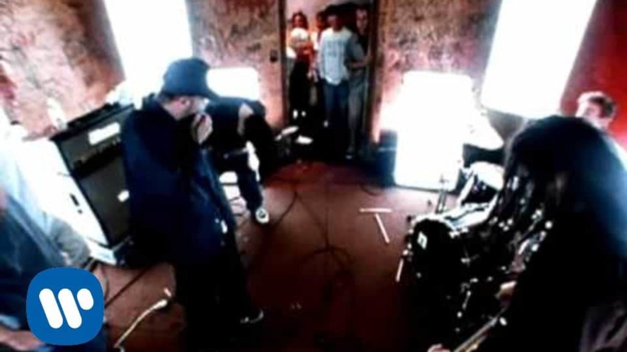 Deftones – Bored